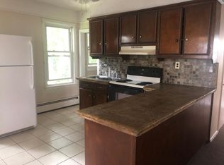 166 6th Ave APT 2, Woonsocket, RI 02895