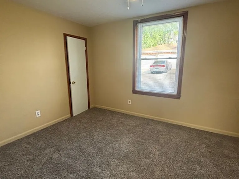 413 S Main St — Photo 11