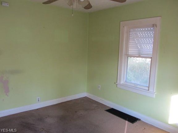 3rd image of 626 W 25th St
