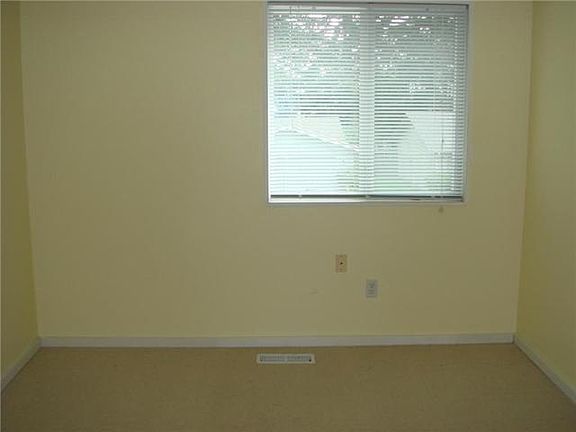 5th image of 1837 172nd Pl NE