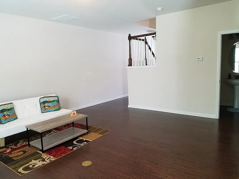 2104 Chipley Dr — Photo 3