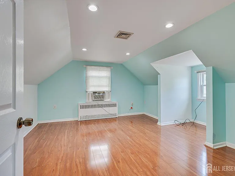 111 Sonora Ave — Photo 23