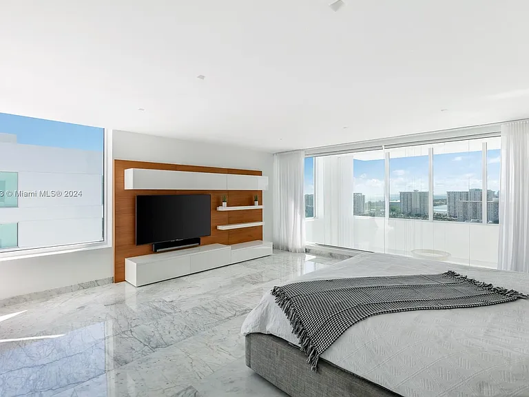 400 Sunny Isles Blvd #2008 — Photo 34