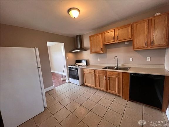3rd image of 3817 Palmerston Ave