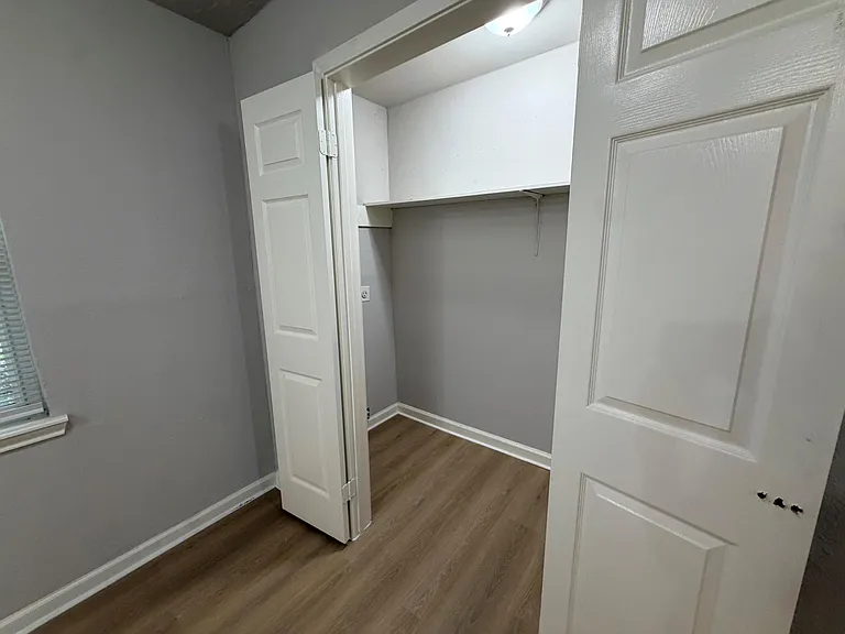 4706 N Wayside Dr — Photo 9