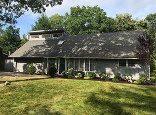 16 Brook Ln, Rye Brook, NY 10573