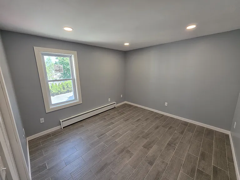 135 Putnam St 2ndflr Renovated! Spacious! Greatlocale! Petsok Laundry — Photo 10