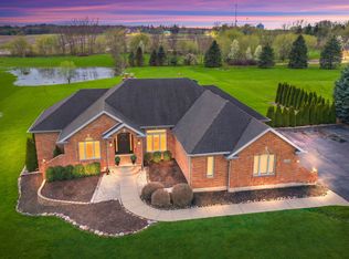 10703 Pebble Dr, Huntley, IL 60142