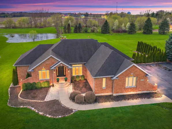 10703 Pebble Dr, Huntley, IL 60142