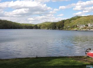 129 Lakeview Ave, Ringwood, NJ 07456