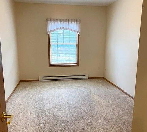 4th image of 808 S Sheridan St #111