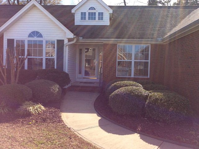 1st image of 168 Orchard Park Dr