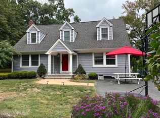 95 Alexander Dr, Red Bank, NJ 07701