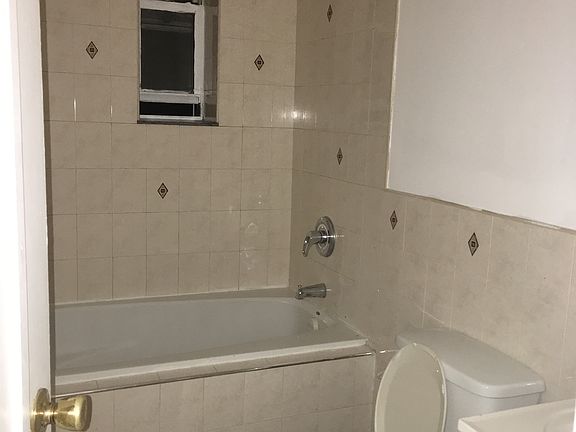 2nd image of 2126 Newtown Ave APT 11