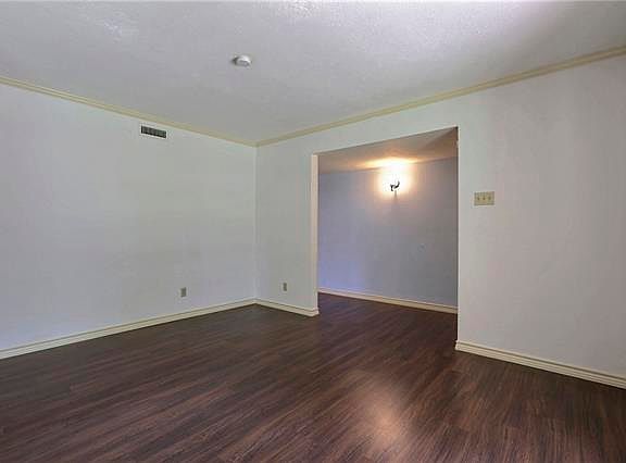 5th image of 5009 Windy Meadow Dr