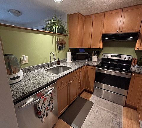 4th image of 11 Saratoga Ct #35