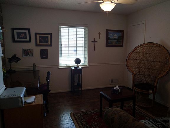 office or 4th bedroom