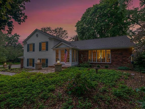 3rd image of 3131 Daleview Dr