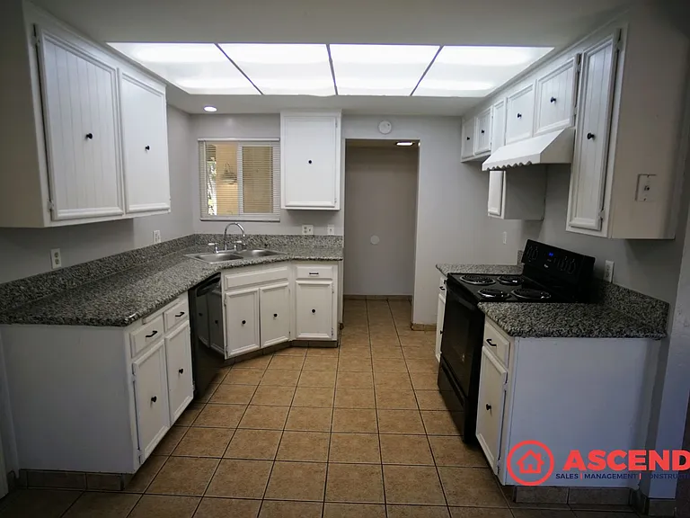 5104 Belcrest Ave — Photo 5