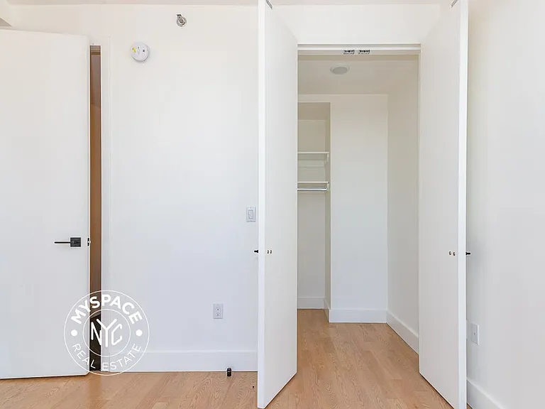 824 Lexington Ave #6D — Photo 6