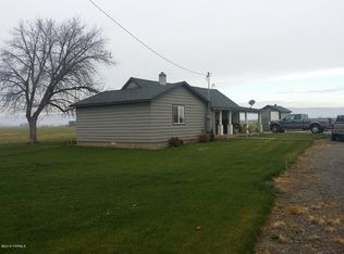 2951 Evans Rd, Wapato, WA 98951