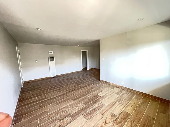 3rd image of 1819 S Manhattan Pl APT 4
