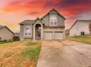 1854 Loughrey St, Liberty, MO 64068