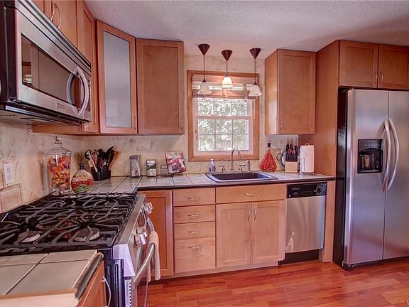 4th image of 193 Thorndale Ave