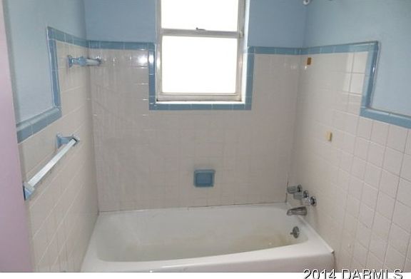 2nd image of 824 Lakewood Dr