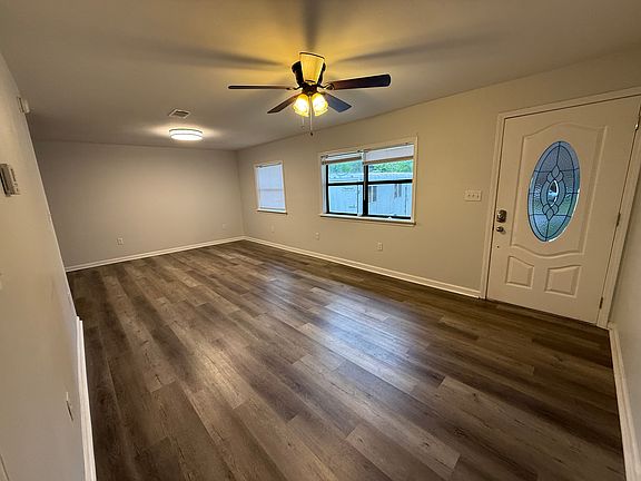 4th image of 30 Center Rd Unit A