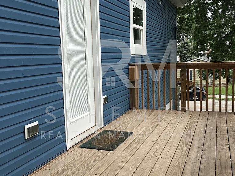 631 E Chestnut — Photo 24