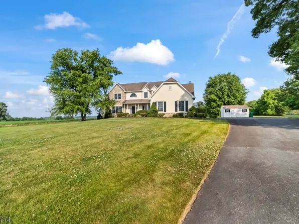 14 Fox Run Rd, Hopewell Twp., NJ 08534