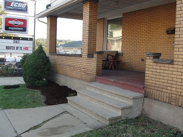 1st image of 406 Harrison Ave Floor 1