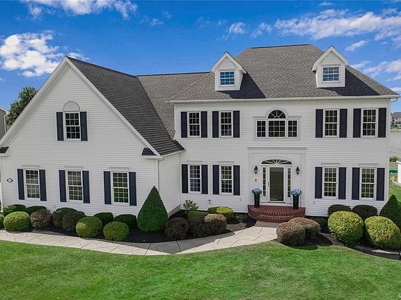 2nd image of 5406 Center Pine Ln