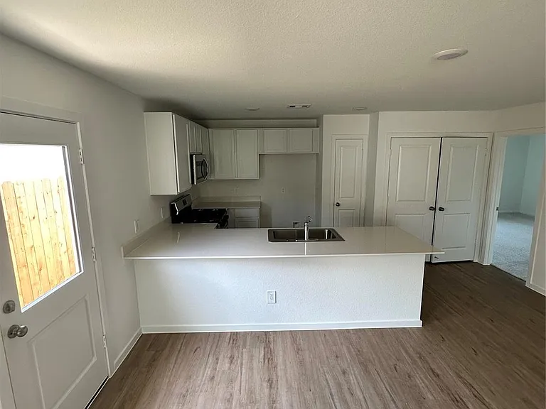 1518 San Sebastien Dr — Photo 5