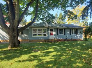8306 Wright Rd, Broadview Hts, OH 44147