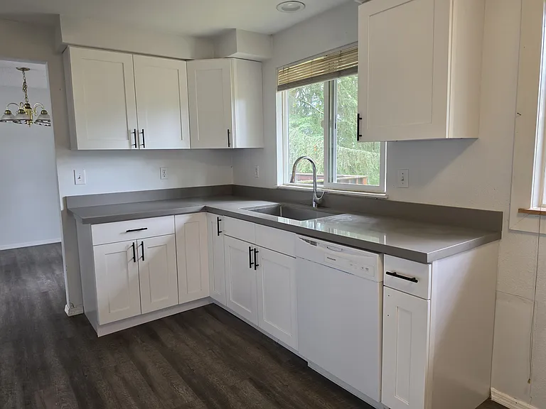 3620 SE 18th Ct — Photo 2