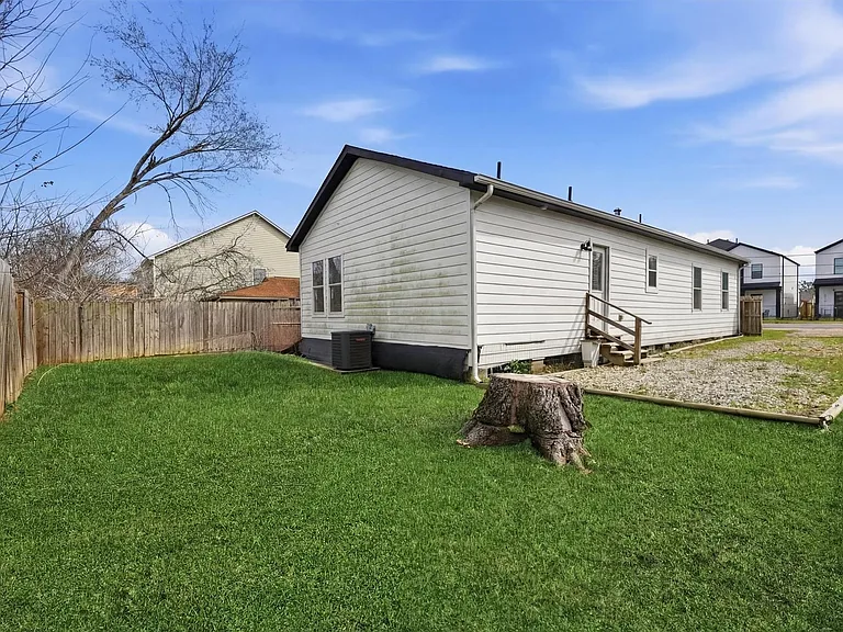 4217 Sterling St — Photo 15