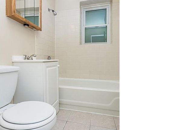 4th image of 1962 E 71st Pl APT 502