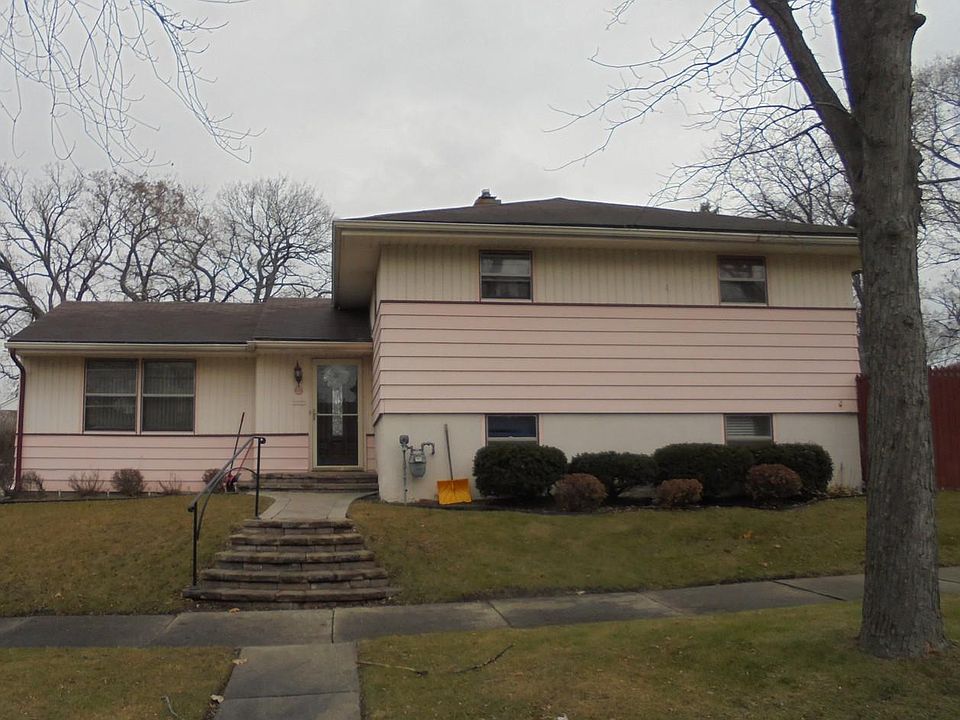 1st image of 610 Douglas Ave