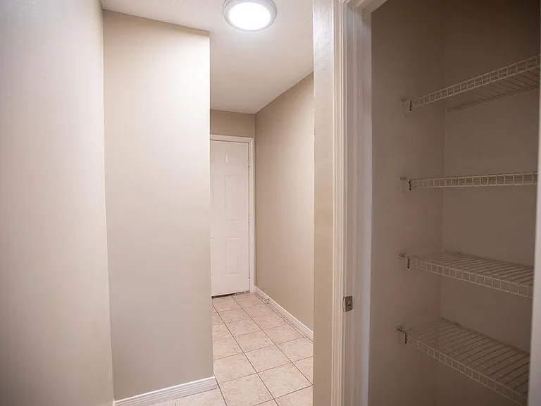 1220 Springfield Dr — Photo 14
