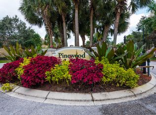 1163 Pinewood Lake Ct, Greenacres, FL 33415