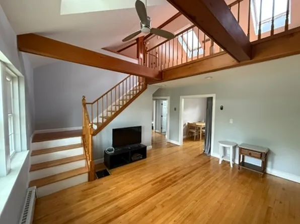 90 Boylston St APT 4, Newton, MA 02467