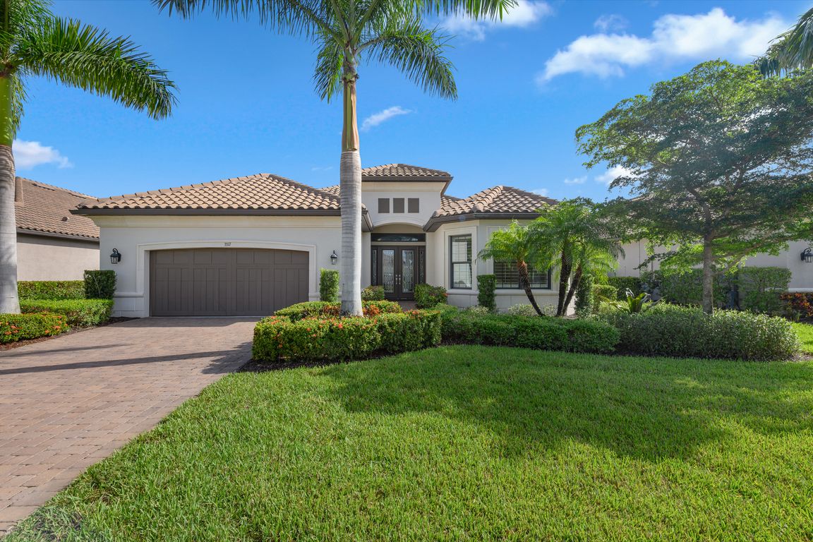 150 5th St, Naples, FL 34113 | Zillow, image size:1152x768