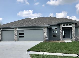 3752 N 190th St, Elkhorn, NE 68022