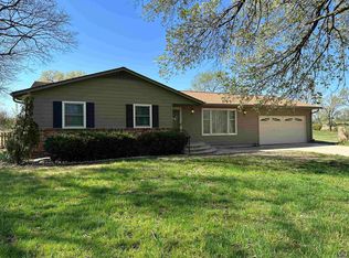 1831 NW 62nd St, Topeka, KS 66618