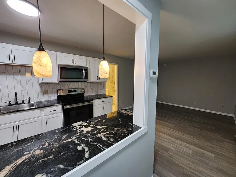 105 Herkimer St #17 — Photo 5