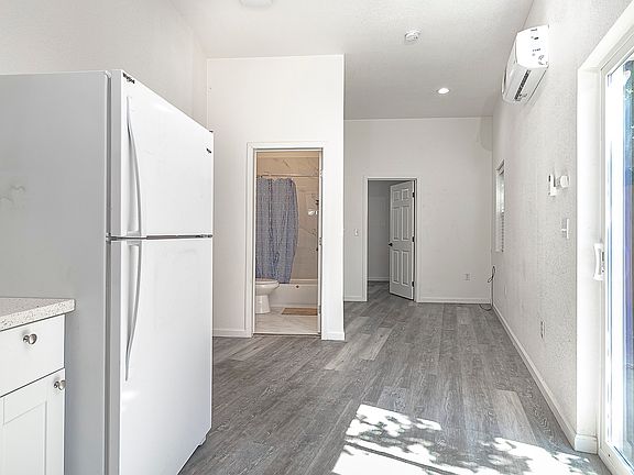 3rd image of 1130 Winters Dr
