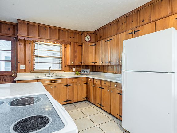 5th image of 1128 Old N Kentucky St