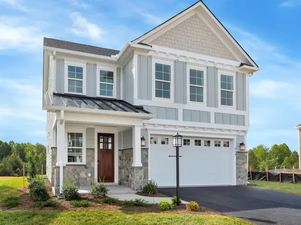 1304 Farrow Dr, Charlottesville, VA 22901